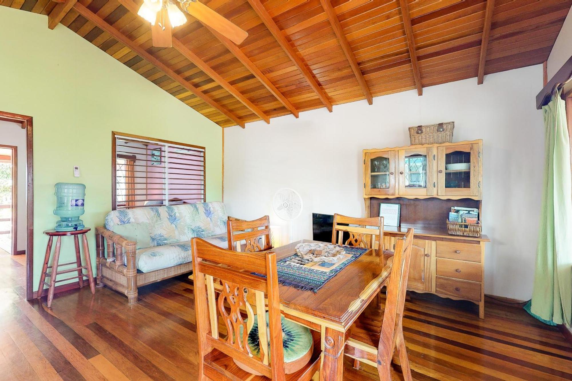 Latitude 17 Apartment Hopkins Bilik gambar